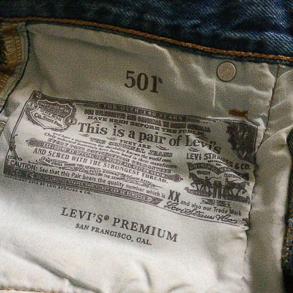 Levi's 501 Women's Wedgie Straight Ankle fit